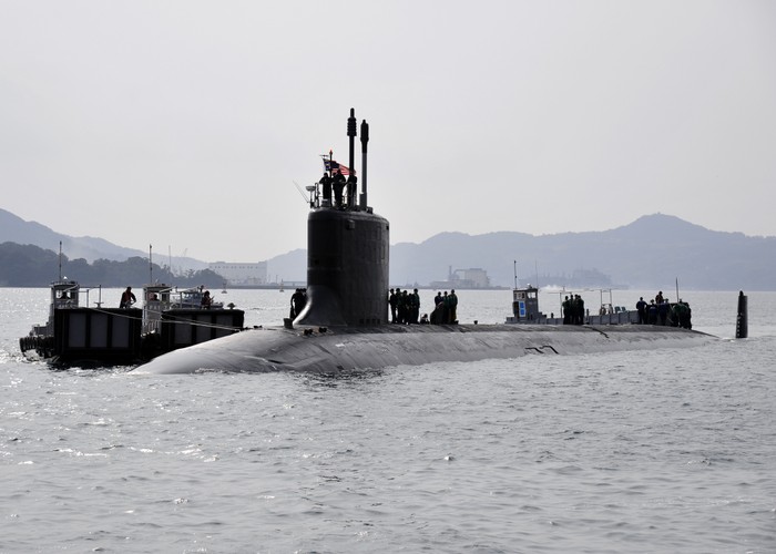 Tàu ngầm hạt nhân USS North Carolina của hải quân Mỹ tại vịnh Subic của Philippines.